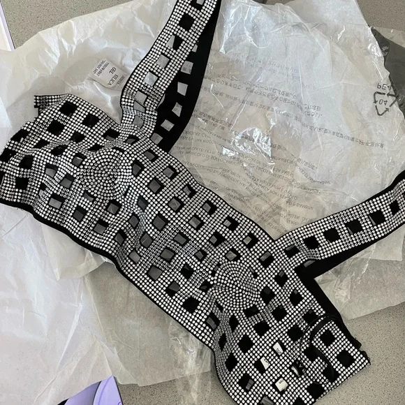 Rhinestone Crop Top ✨ - Picture 2 of 3